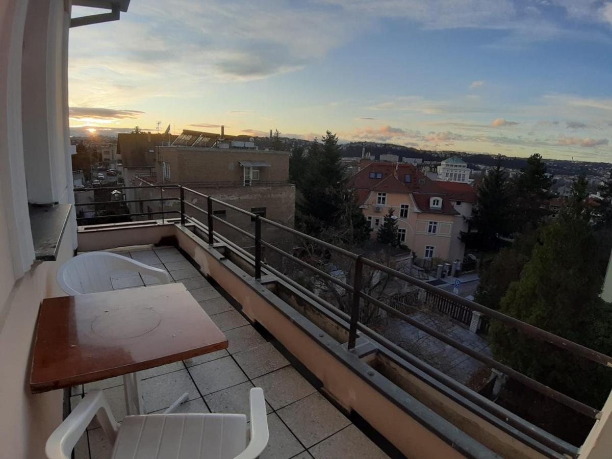 Rooms In Prague-Big+Comfy Esterno foto